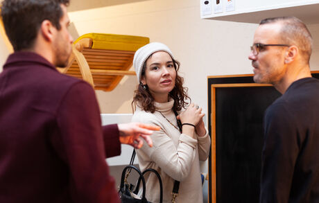 Führung mit Renate Menzi Buma Expo Fuehrung Renate Menzi 25 Buma Möbelklassiker Vintage-Klassiker und Designermöbel Möbel Olten Zürich Schweiz