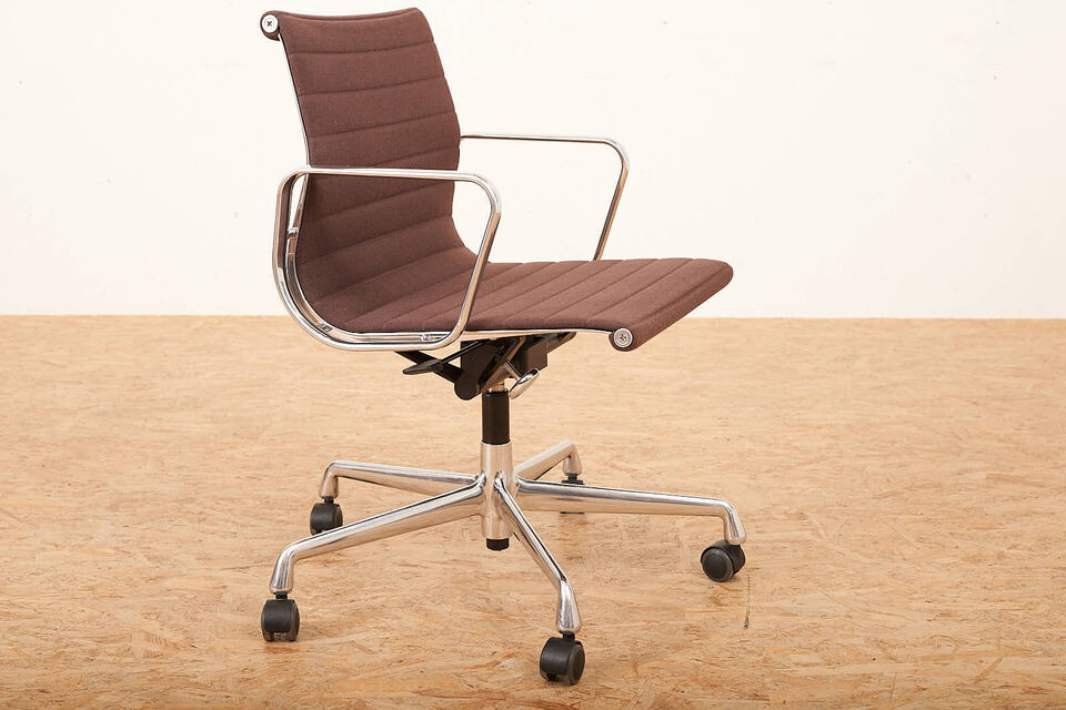 Buma update juni 2122033 Buma Möbelklassiker Vintage-Klassiker und Designermöbel Möbel Olten Zürich Schweiz