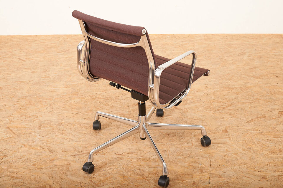 Buma update juni 2122038 Buma Möbelklassiker Vintage-Klassiker und Designermöbel Möbel Olten Zürich Schweiz